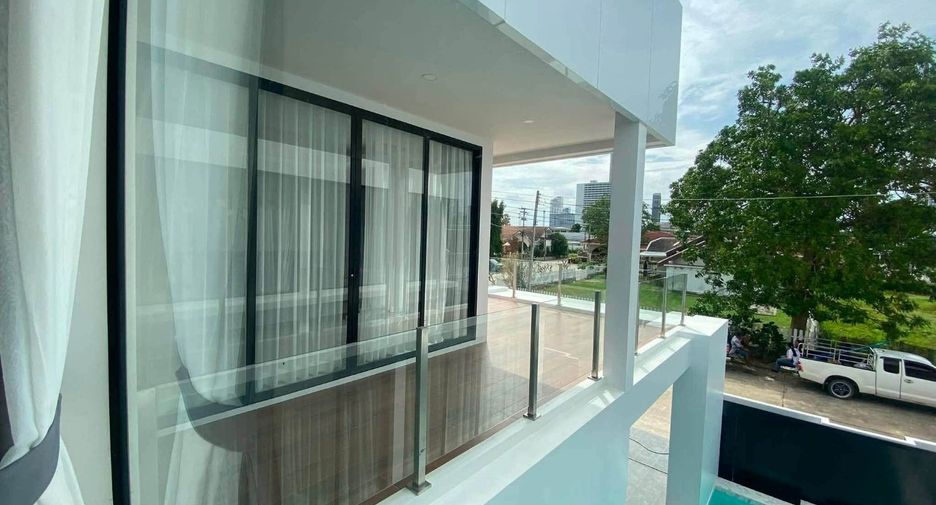 For sale 5 bedrooms villa in Bang Lamung, Chonburi