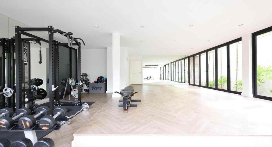 Haus zum Kauf mit 6 Zimmer in Pak Kret, Nonthaburi
