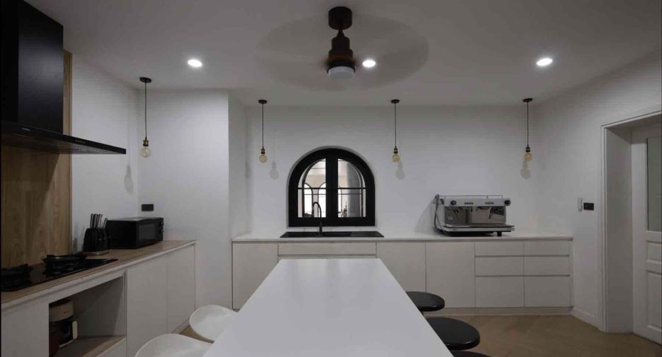 Haus zum Kauf mit 6 Zimmer in Pak Kret, Nonthaburi