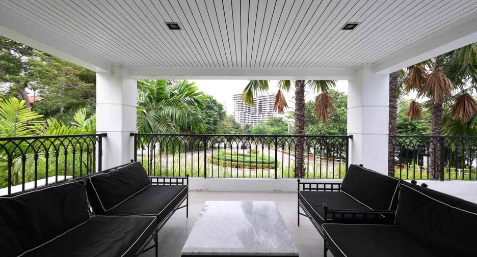 Haus zum Kauf mit 6 Zimmer in Pak Kret, Nonthaburi