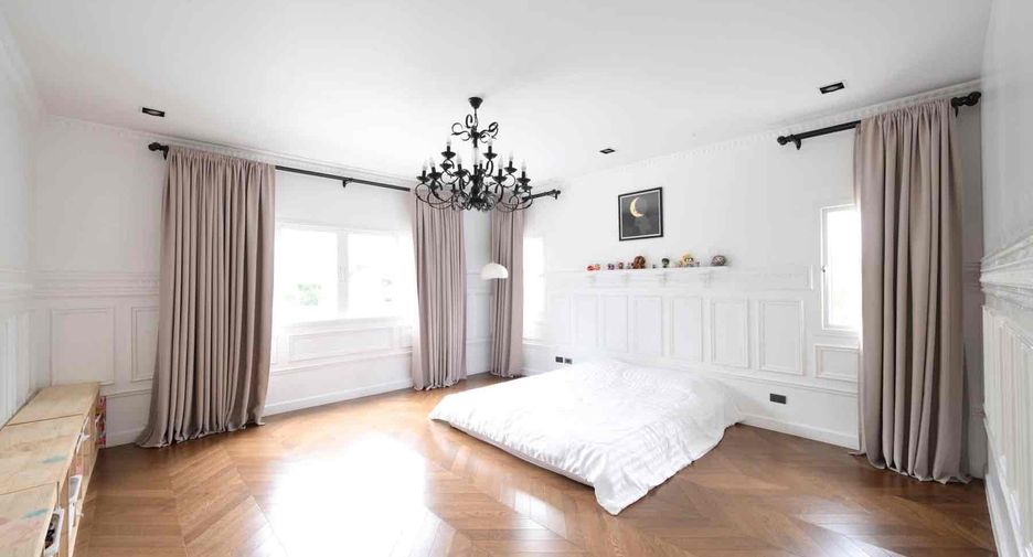 Haus zum Kauf mit 6 Zimmer in Pak Kret, Nonthaburi