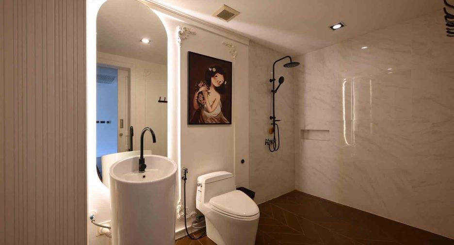 Haus zum Kauf mit 6 Zimmer in Pak Kret, Nonthaburi