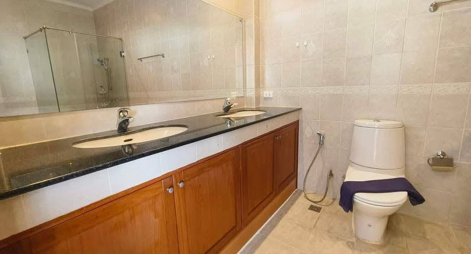 Casa en alquiler de 5 habitaciones en Jomtien, Pattaya