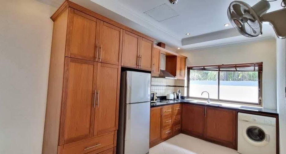 Casa en alquiler de 5 habitaciones en Jomtien, Pattaya