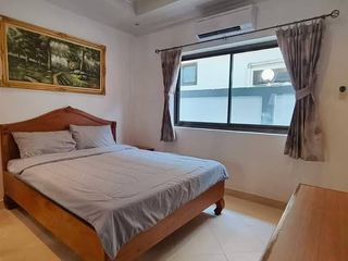 Casa en alquiler de 5 habitaciones en Bang Lamung, Chonburi
