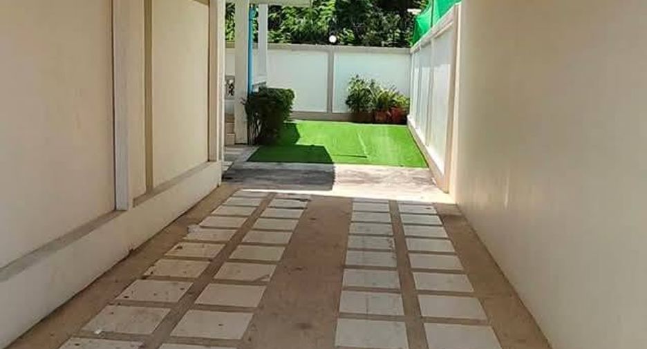 Casa en alquiler de 5 habitaciones en Jomtien, Pattaya