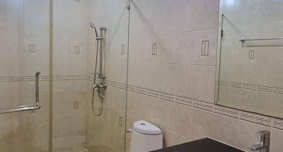 Casa en alquiler de 5 habitaciones en Jomtien, Pattaya