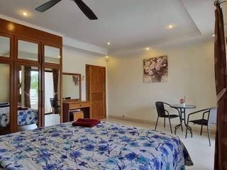 Casa en alquiler de 5 habitaciones en Bang Lamung, Chonburi