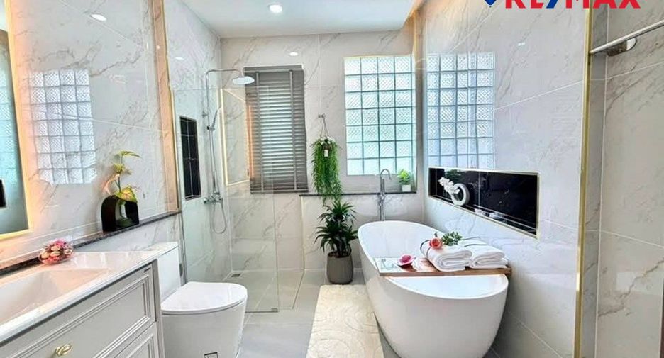 For sale 3 ベッドルーム house in Bang Lamung, Chonburi