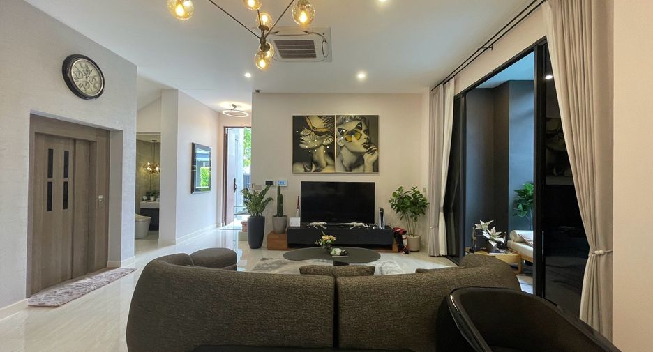 For rent 5 bedrooms house in Bang Kapi, Bangkok