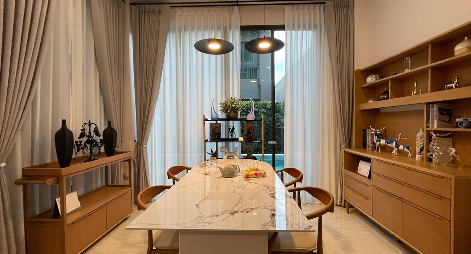 For rent 5 bedrooms house in Bang Kapi, Bangkok