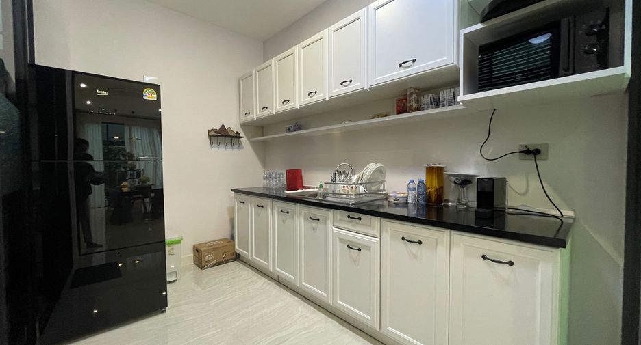 For rent 5 bedrooms house in Bang Kapi, Bangkok