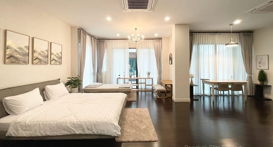 For rent 5 bedrooms house in Bang Kapi, Bangkok