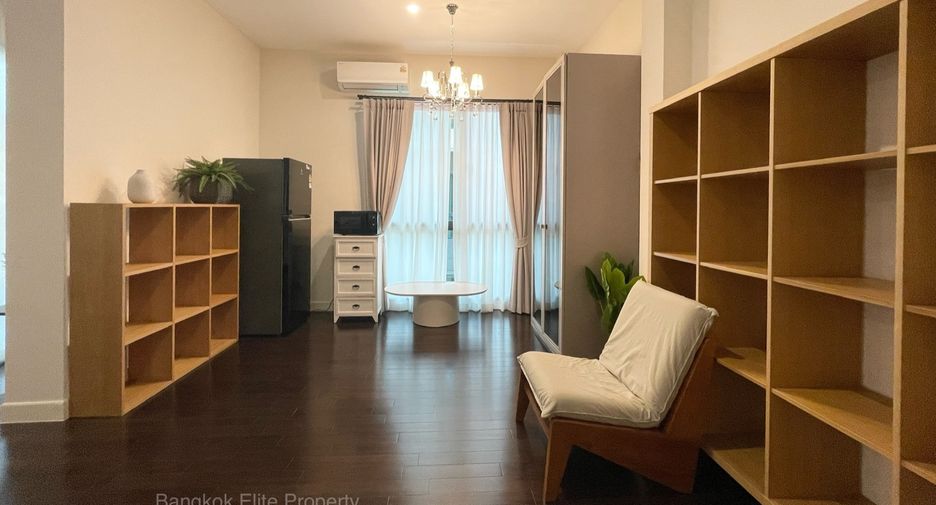 For rent 5 bedrooms house in Bang Kapi, Bangkok