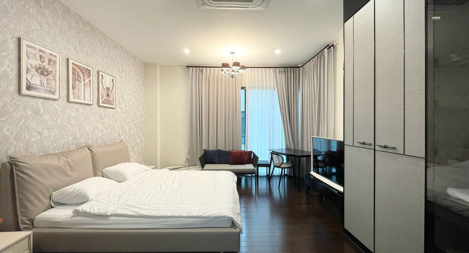 For rent 5 bedrooms house in Bang Kapi, Bangkok