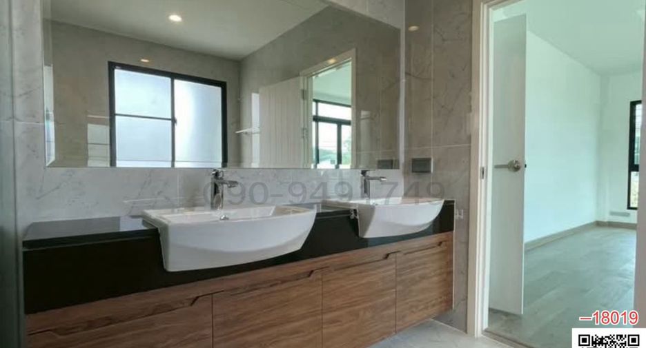 For rent 5 bedrooms house in Bang Khen, Bangkok