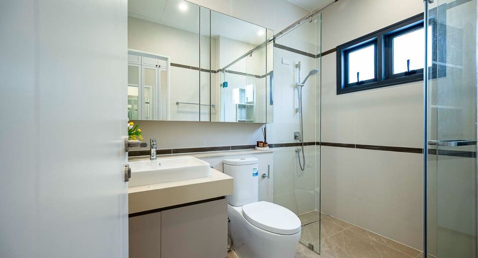 For rent 4 bedrooms house in Saphan Sung, Bangkok