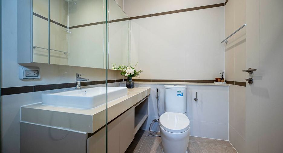 For rent 4 bedrooms house in Saphan Sung, Bangkok