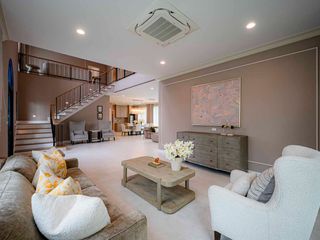 For rent 5 bedrooms house in Saphan Sung, Bangkok