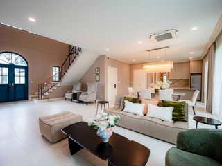 For rent 5 bedrooms house in Saphan Sung, Bangkok