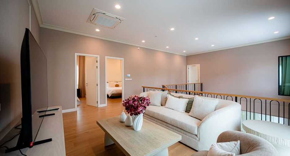 For rent 5 bedrooms house in Saphan Sung, Bangkok