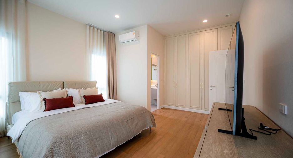 For rent 5 bedrooms house in Saphan Sung, Bangkok