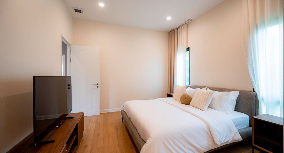 For rent 5 bedrooms house in Saphan Sung, Bangkok