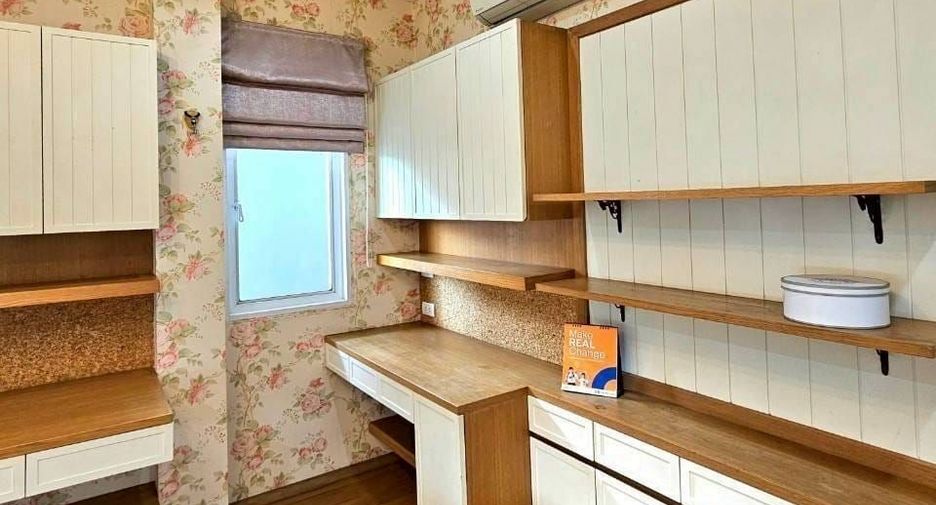 Haus zur Miete mit 6 Zimmer in Prawet, Bangkok