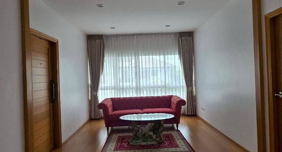 Haus zur Miete mit 6 Zimmer in Prawet, Bangkok
