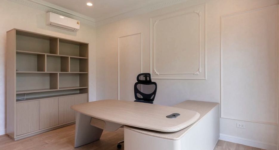For rent 5 bedrooms house in Saphan Sung, Bangkok