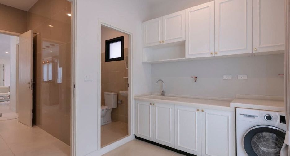For rent 5 bedrooms house in Saphan Sung, Bangkok