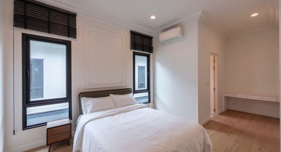 For rent 5 bedrooms house in Saphan Sung, Bangkok