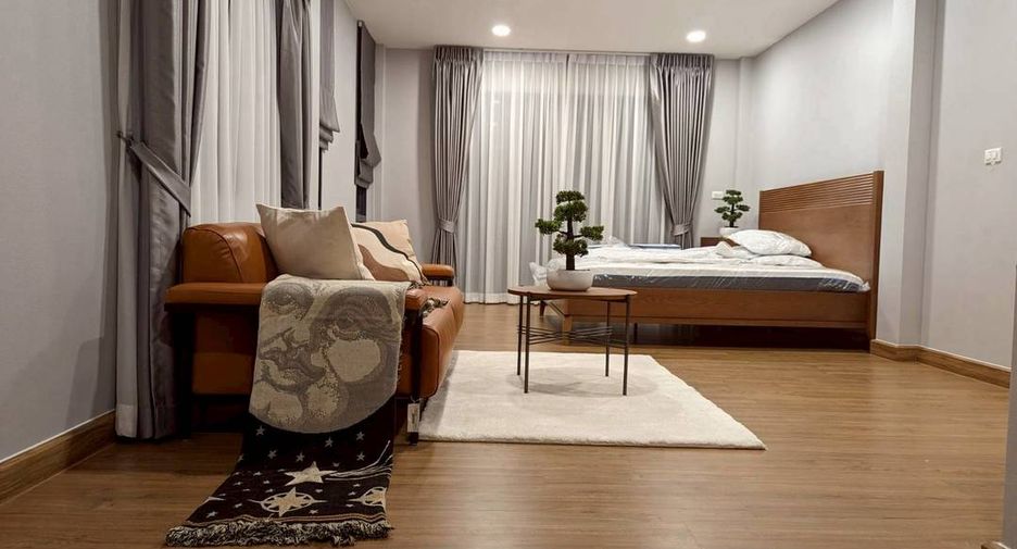 Haus zur Miete mit 4 Zimmer in Bang Phli, Samut Prakan