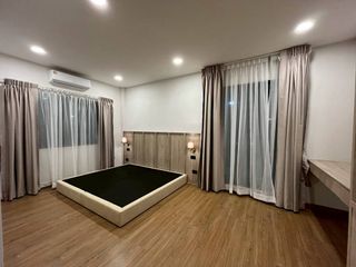 Haus zur Miete mit 4 Zimmer in Bang Phli, Samut Prakan