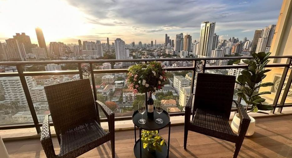 À louer 2 chambres condo à Watthana, Bangkok