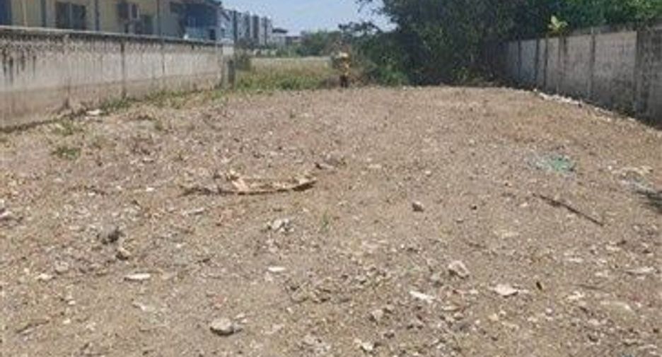 Terreno en venta en Phutthamonthon, Nakhon Pathom