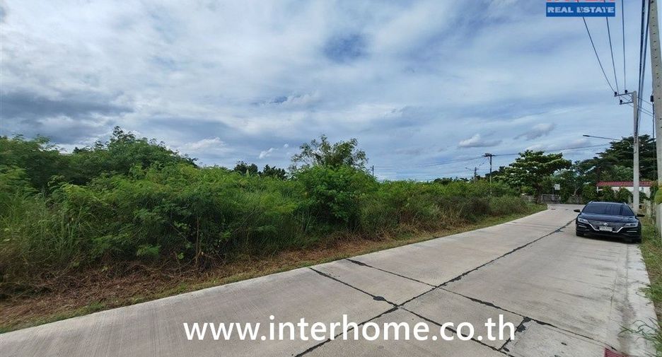 Terreno en venta en Sam Phran, Nakhon Pathom