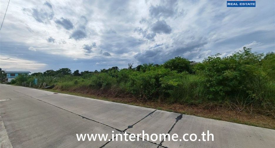 Terreno en venta en Sam Phran, Nakhon Pathom