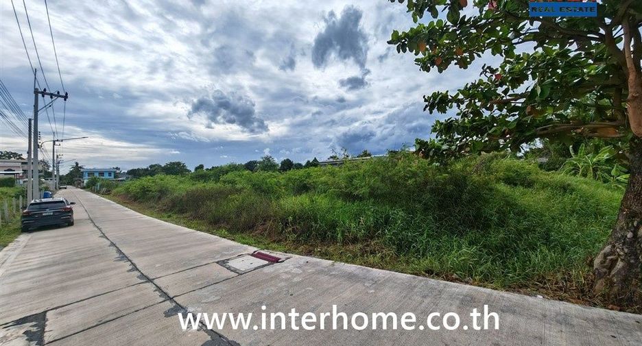 Terreno en venta en Sam Phran, Nakhon Pathom