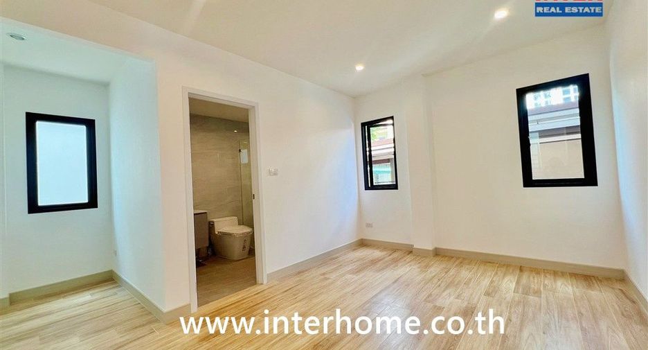 Casa en venta de 4 habitaciones en Sai Mai, Bangkok