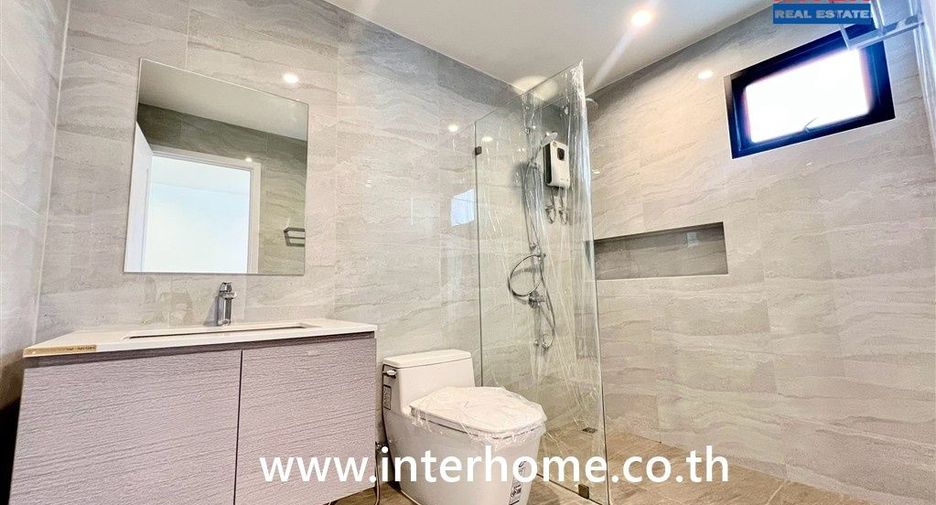 Casa en venta de 4 habitaciones en Sai Mai, Bangkok
