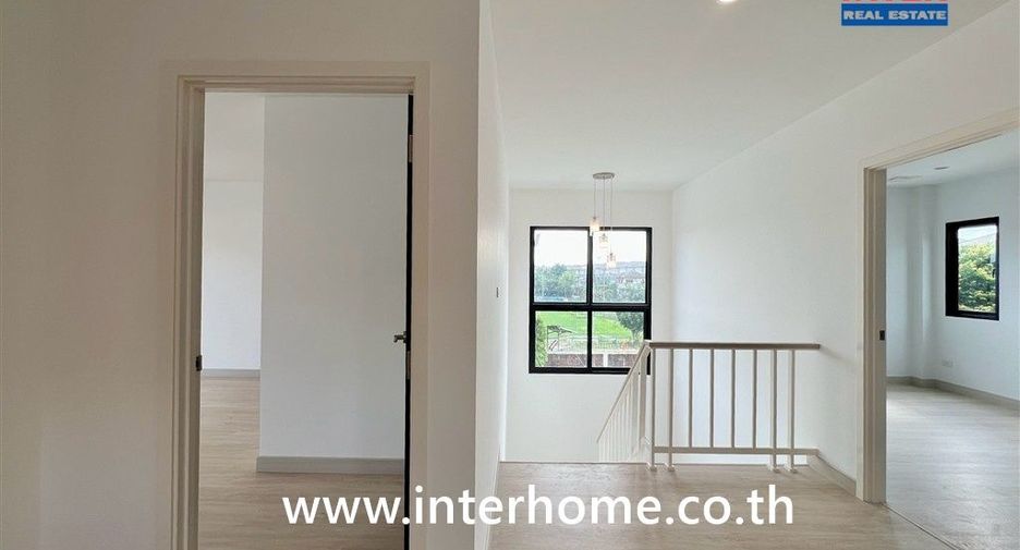 Casa en venta de 4 habitaciones en Sai Mai, Bangkok