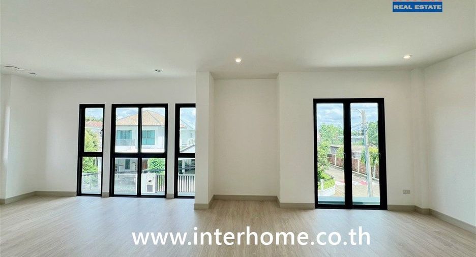 Casa en venta de 4 habitaciones en Sai Mai, Bangkok
