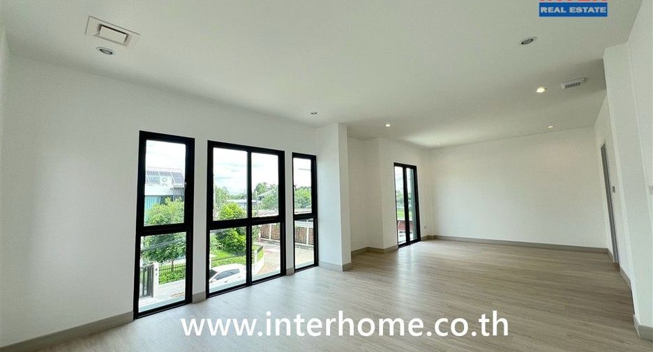 Casa en venta de 4 habitaciones en Sai Mai, Bangkok