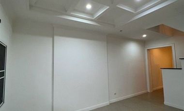 Casa adosada en venta de 3 habitaciones en Bang Bon, Bangkok