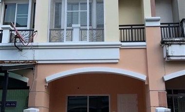 Casa adosada en venta de 3 habitaciones en Bang Bon, Bangkok
