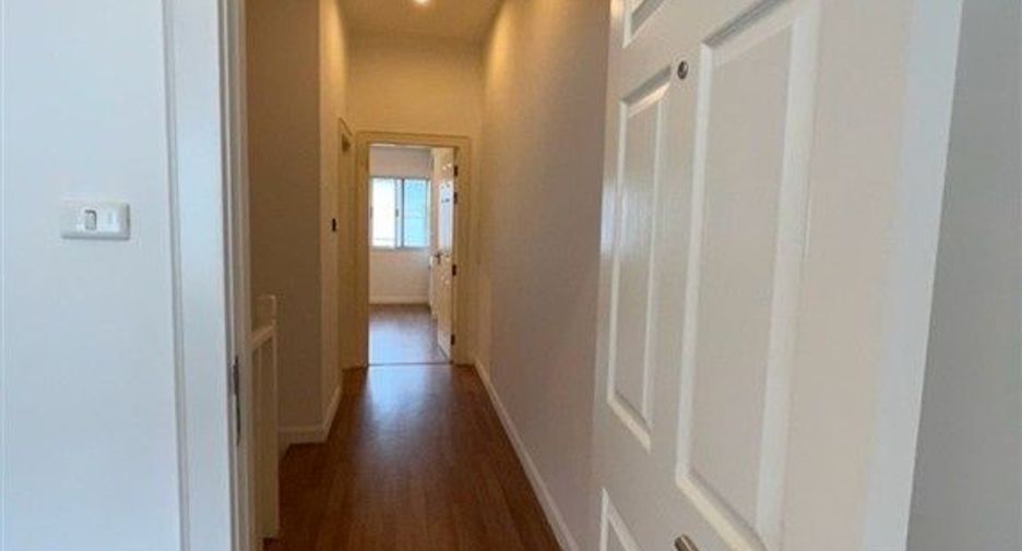 Casa adosada en venta de 3 habitaciones en Bang Bon, Bangkok