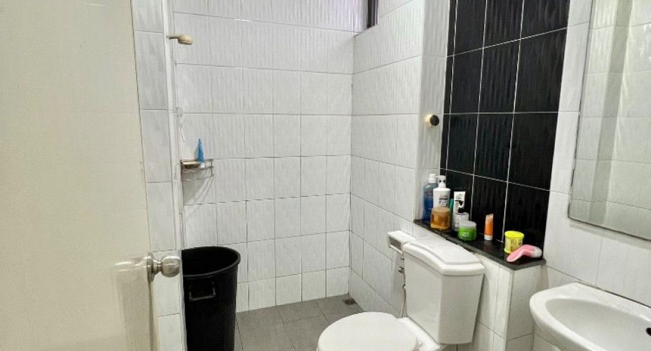 For sale 2 ベッドルーム house in Ban Bueng, Chonburi