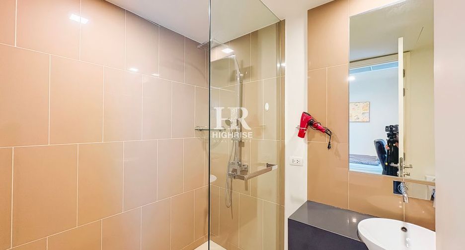 For rent 2 bedrooms condo in Bang Lamung, Chonburi