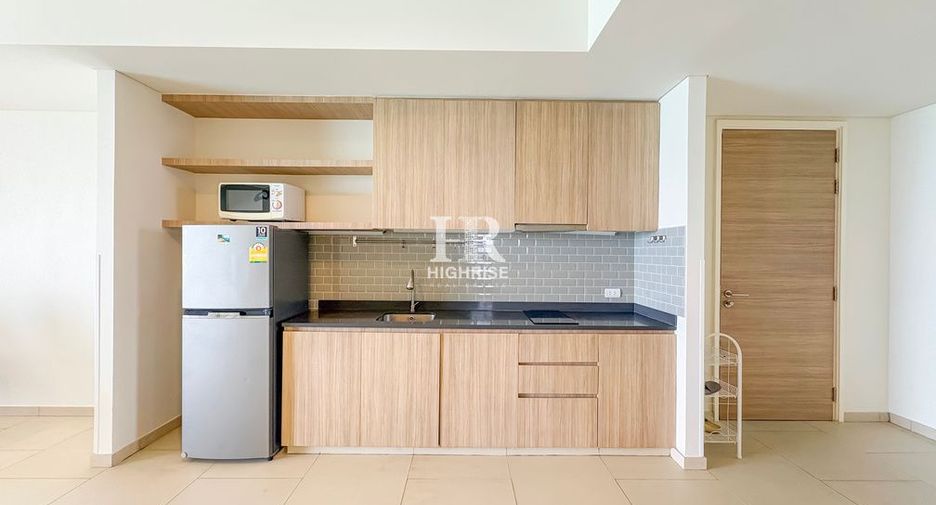 For rent 2 bedrooms condo in Bang Lamung, Chonburi